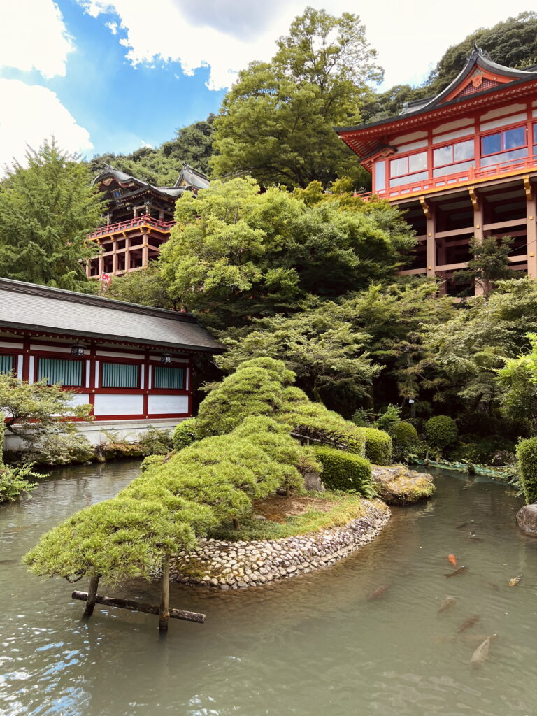 Yutoku-inari Shrine