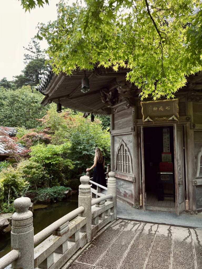 Hiroshima met kinderen – Kitsune Travel Daisho in Tempel Miyajima 3