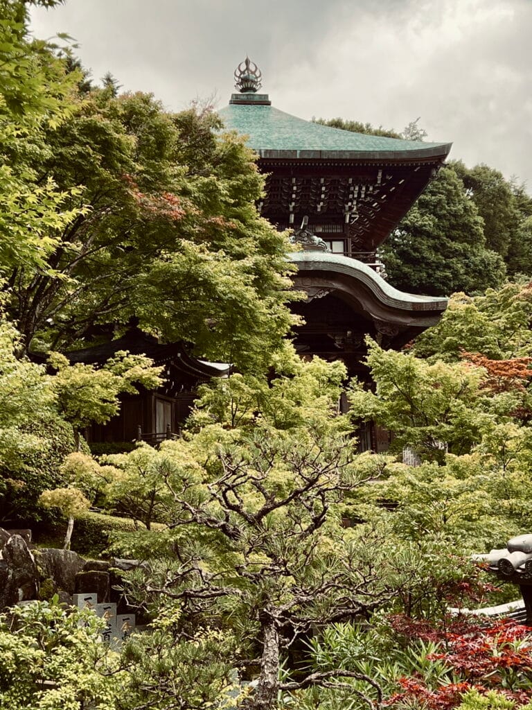 Hiroshima met kinderen – Kitsune Travel Daisho in Tempel Miyajima 4