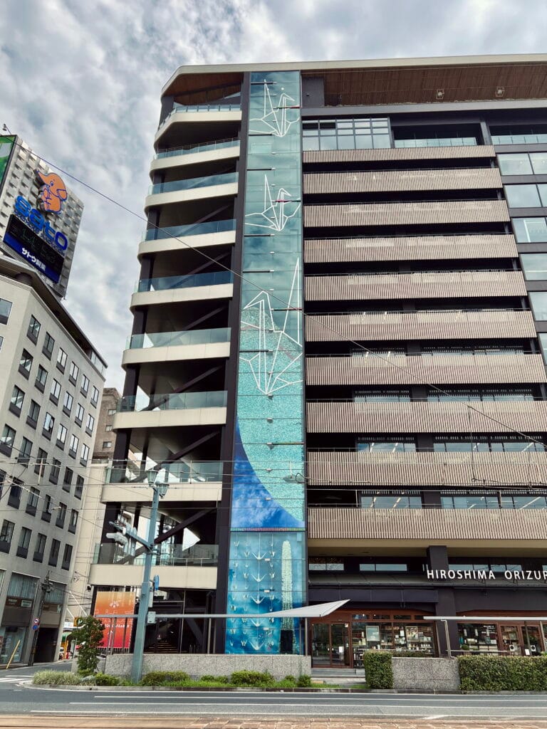 Hiroshima met kinderen – Kitsune Travel Hiroshima - CraneTower