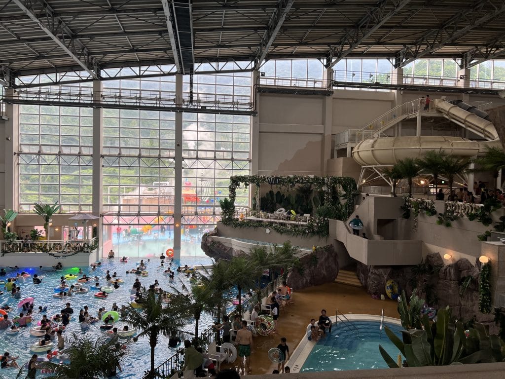 Beppu met kinderen – Kitsune Travel Beppu Aquabeat2