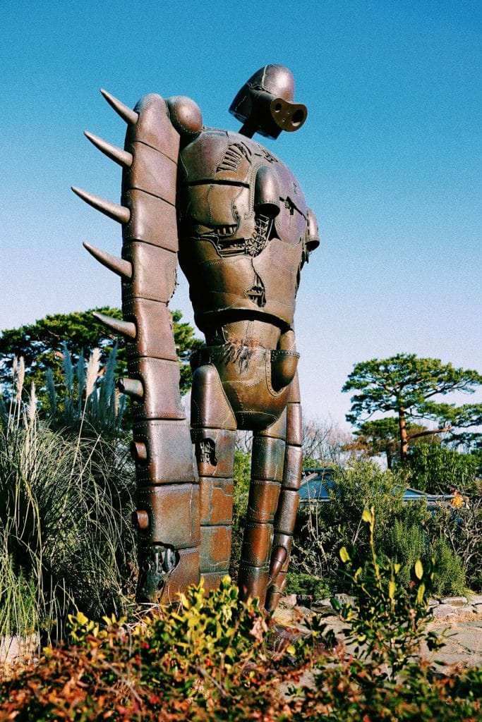 Ghibli Museum Mitaka, robot op het dak