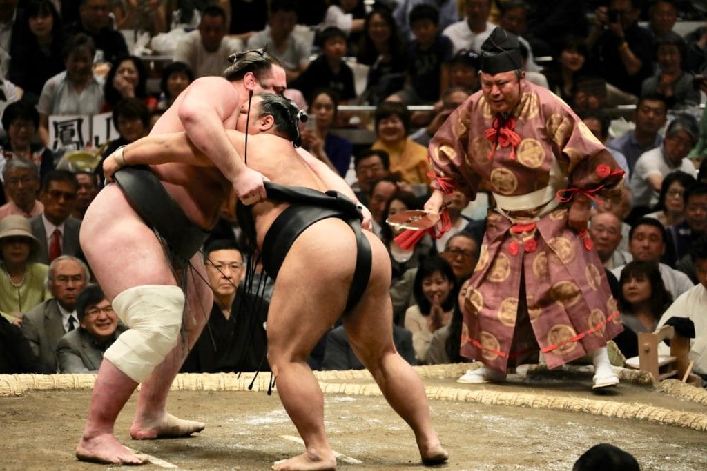 Sumoworstelaars in Tokyo