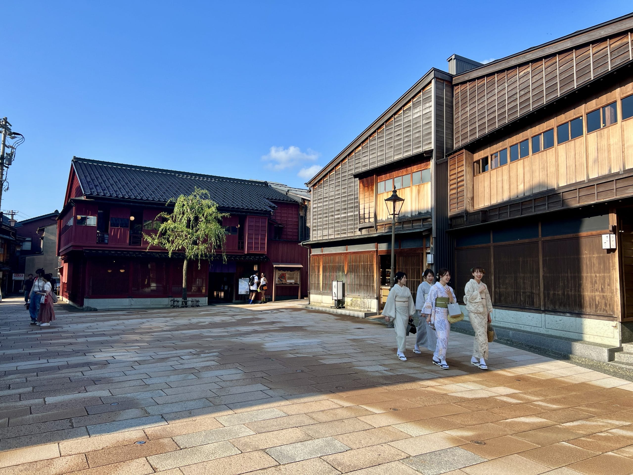 Kanazawa met kinderen – Kitsune Travel Kanazawa Higashi Chaya2 scaled