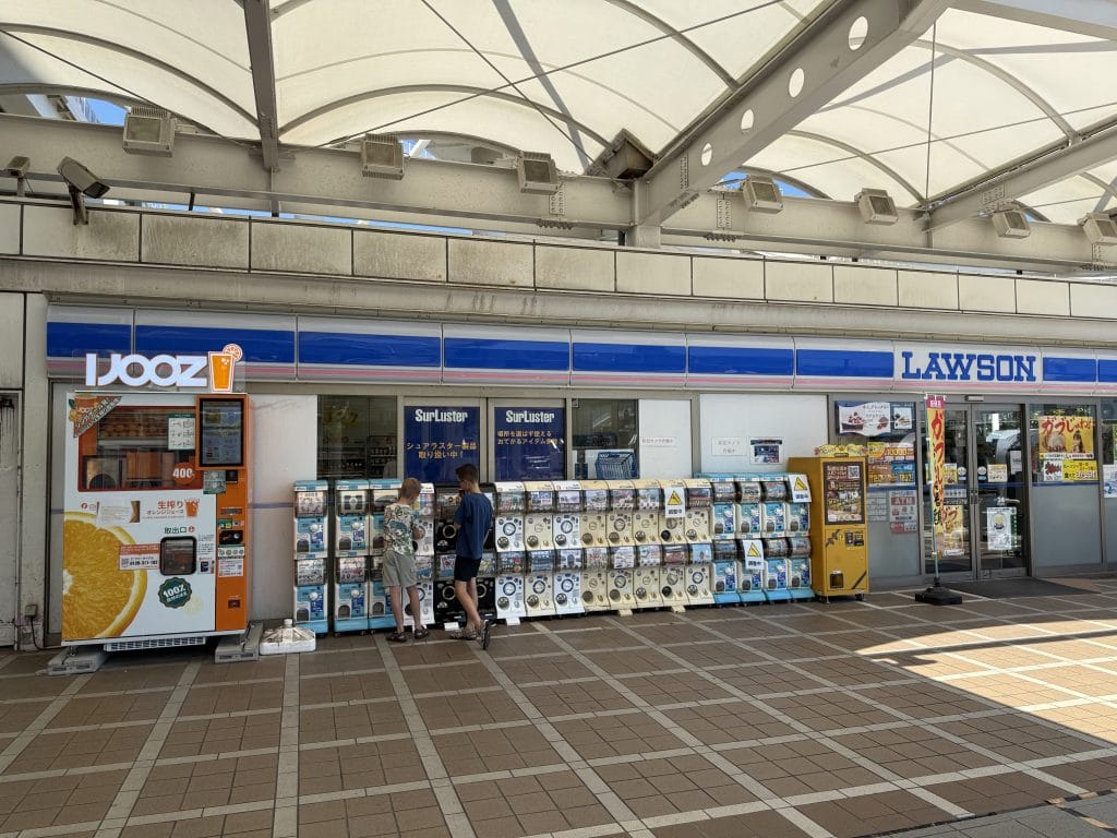 Lawson kombini Daikoku Parking Area
