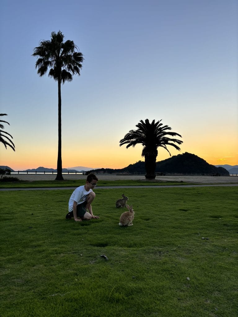 Japan met kinderen: 10 ervaringen die je niet mag missen op je rondreis – Kitsune Travel Okunoshima 2