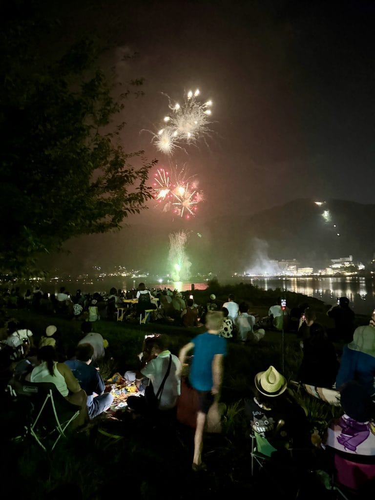 Vuurwerk boven Fujikawaguchiko