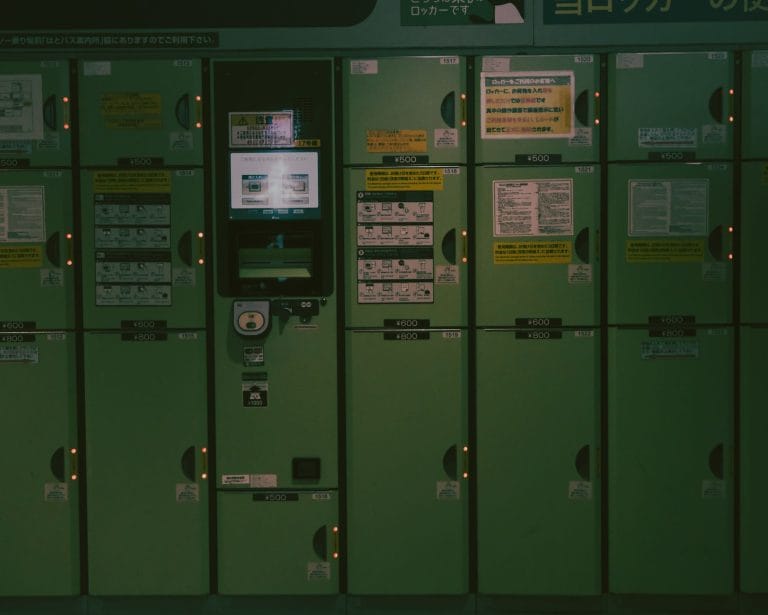 Bagage opslag in Japan: kluisjes, vooruit sturen en nieuwe opties