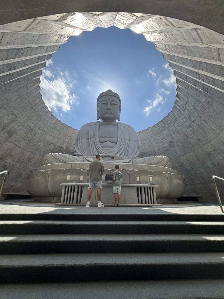 Hokkaido met kinderen – Kitsune Travel Hokkaido - Hill of the buddha
