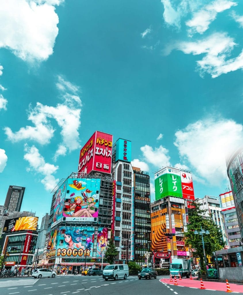 Eten in Japan: van konbini tot kaiseki (en wat het kost) – Kitsune Travel Bar hopping izakaya avondtour Osaka Namba